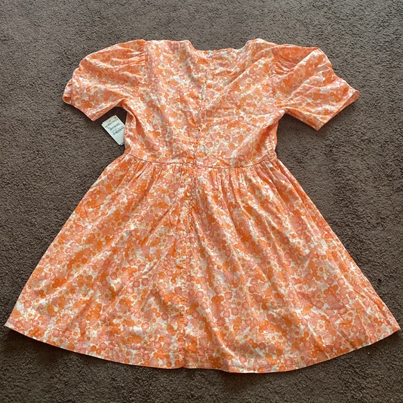 NWT floral Dress Size Medium - Picture 9 of 14